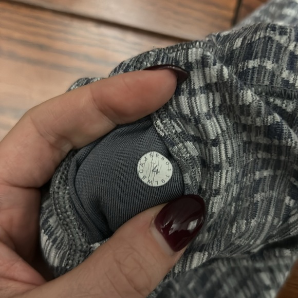 Size 4 Lululemon wunder under arrow jacquard high rise - Picture 4 of 6